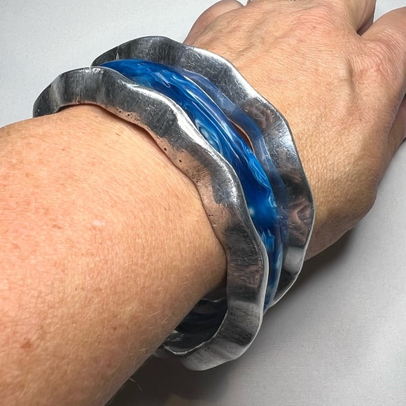 Vintage Wavy Bangles Pewter & Plastic bangles - Picture 14 of 17